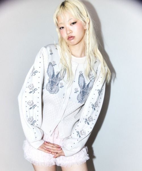 Candy Stripper（キャンディストリッパー）の「RABBIT FLOWER KNIT カーディガン（カーディガン/ボレロ・レディース・ピンク/アイボリー/ブラック・FREE）」の4枚目の写真