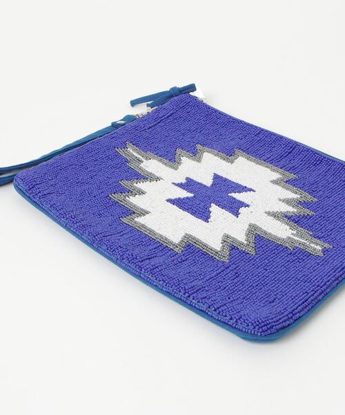 MAISON mou（メゾンムー）の「【Swaraj/スワラージ】オルテガ柄 ビーズバッグ（手刺繍ビーズ）（クラッチバッグ・レディース・ブルー・FREE）」の3枚目の写真