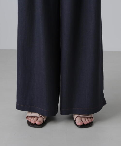 ADORE(アドーア)の「スラブデニムパンツ(デニムパンツ・レディース・ネイビー/ベージュ・38/36)」の8枚目の写真