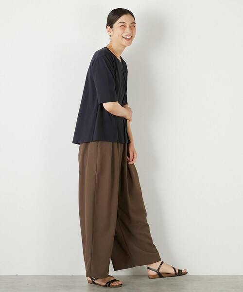 MELROSE claire(メルローズ クレール)の「【接触冷感加工ウエストタックデザインカットプル】(Tシャツ/カットソー・レディース・ライトグレー/ダークネイビー/イエロー・FREE)」の4枚目の写真