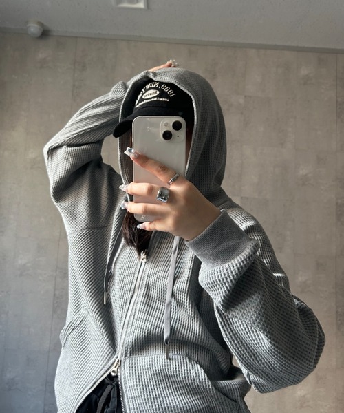 CREARE -LINO-(クレアーレリノ)の「〈ユニセックス商品〉ワッフルZIPパーカー(パーカー・メンズ・ベージュ/グレー/ブラック・XL/L/M)」の7枚目の写真