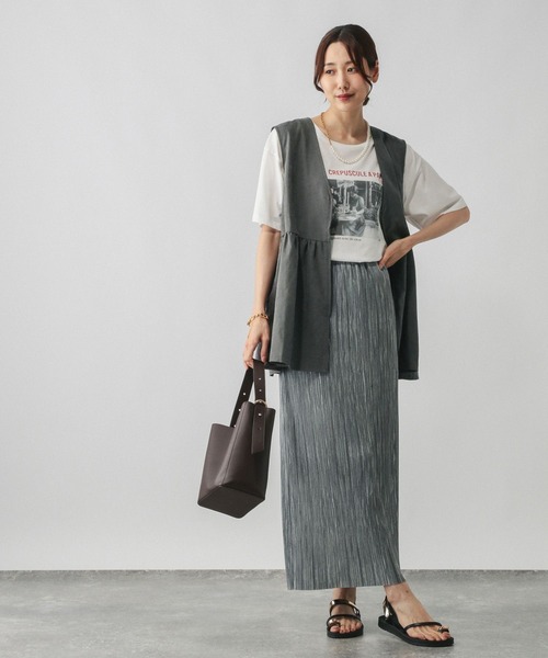 GLOBAL WORK（グローバルワーク）の「ピーチサテンベスト/580832（ベスト・レディース・グレイッシュベージュ/スミクロ/キャメル・FREE）」の4枚目の写真