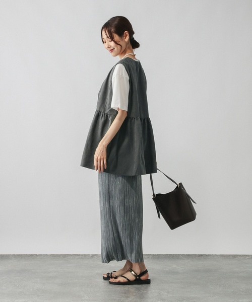 GLOBAL WORK（グローバルワーク）の「ピーチサテンベスト/580832（ベスト・レディース・グレイッシュベージュ/スミクロ/キャメル・FREE）」の5枚目の写真