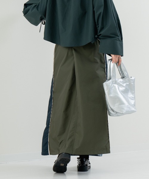 refinedworks(リファインドワークス)の「【refinedworks】異素材 使いが光る デニム 切替 ロング スカート(デニムスカート・レディース・ブルー/ブラック・FREE)」の6枚目の写真
