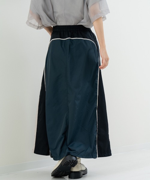 refinedworks(リファインドワークス)の「【refinedworks】異素材 使いが光る デニム 切替 ロング スカート(デニムスカート・レディース・ブルー/ブラック・FREE)」の12枚目の写真