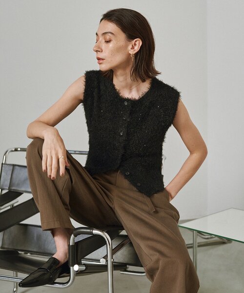 CAPRICIEUX LE'MAGE（カプリシューレマージュ）の「スパンコールフェザーベスト（ニット/セーター・レディース・ブラック/ベージュ・FREE）」の3枚目の写真