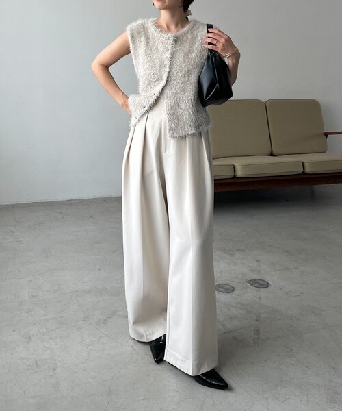 CAPRICIEUX LE'MAGE（カプリシューレマージュ）の「スパンコールフェザーベスト（ニット/セーター・レディース・ブラック/ベージュ・FREE）」の11枚目の写真