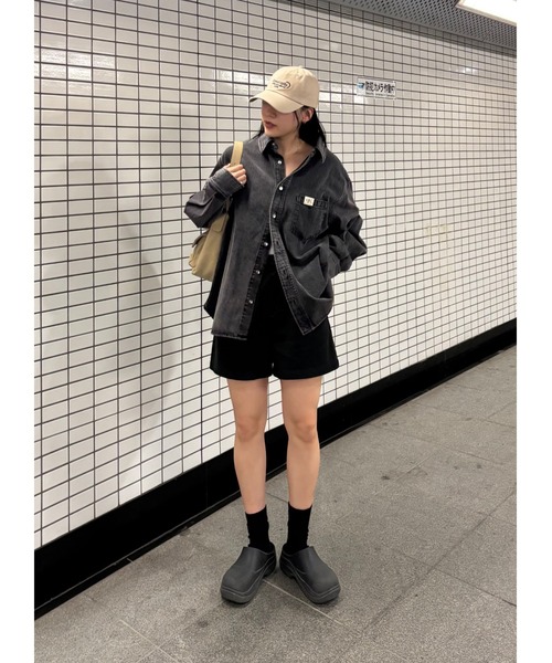 COLONY 2139（コロニートゥーワンスリーナイン）の「オーバータックデニムシャツ（シャツ/ブラウス・レディース・ブラック/ダークブルー・FREE）」の5枚目の写真