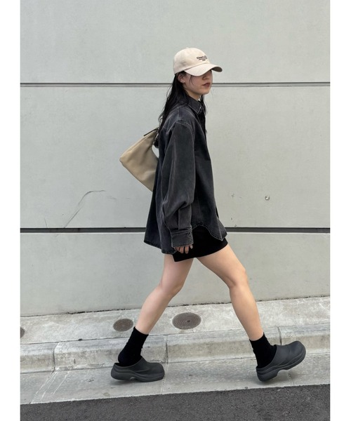 COLONY 2139（コロニートゥーワンスリーナイン）の「オーバータックデニムシャツ（シャツ/ブラウス・レディース・ブラック/ダークブルー・FREE）」の4枚目の写真