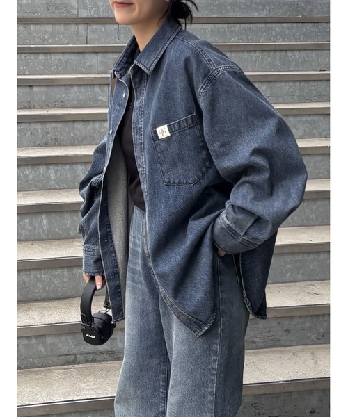 COLONY 2139（コロニートゥーワンスリーナイン）の「オーバータックデニムシャツ（シャツ/ブラウス・レディース・ブラック/ダークブルー・FREE）」の11枚目の写真