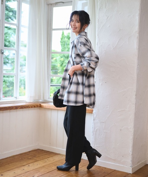 WEGO(ウィゴー)の「WEGO/【WEB限定】裏ベロアワイドイージーパンツ(スラックス・レディース・アイボリー/チャコール/ブラック・MEDIUM/LARGE)」の11枚目の写真