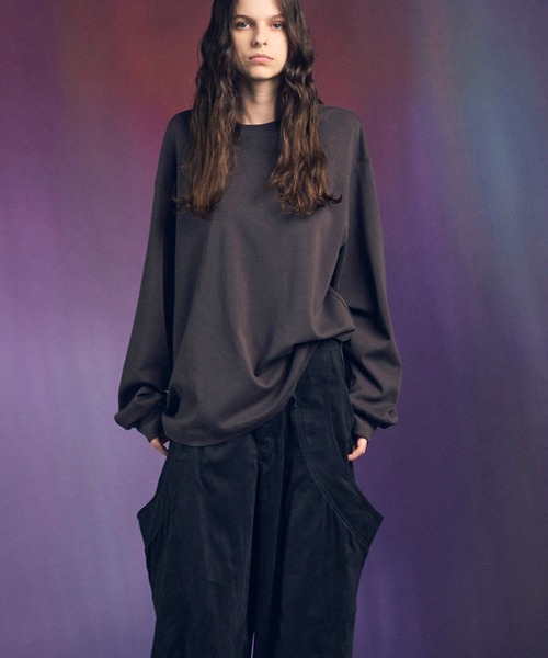 MAISON SPECIAL（メゾンスペシャル）の「《UNISEX》【EX】Prime-Over Smooth Crew Neck Long Sleeve T-Shirt/プライムオーバースムースクルーネックロングスリーブTシャツ【MAISON SPECIAL/メゾンスペシャル】（Tシャツ/カットソー・メンズ・チャコールグレー/ブラック/オフホワイト/グレイッシュベージュ・1/2/0）」の17枚目の写真