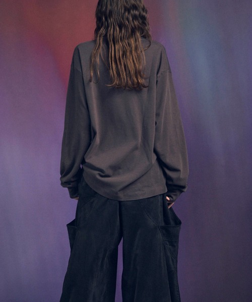MAISON SPECIAL（メゾンスペシャル）の「《UNISEX》【EX】Prime-Over Smooth Crew Neck Long Sleeve T-Shirt/プライムオーバースムースクルーネックロングスリーブTシャツ【MAISON SPECIAL/メゾンスペシャル】（Tシャツ/カットソー・メンズ・チャコールグレー/ブラック/オフホワイト/グレイッシュベージュ・1/2/0）」の19枚目の写真
