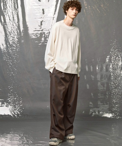 MAISON SPECIAL（メゾンスペシャル）の「《UNISEX》【EX】Prime-Over Smooth Crew Neck Long Sleeve T-Shirt/プライムオーバースムースクルーネックロングスリーブTシャツ【MAISON SPECIAL/メゾンスペシャル】（Tシャツ/カットソー・メンズ・チャコールグレー/ブラック/オフホワイト/グレイッシュベージュ・1/2/0）」の5枚目の写真