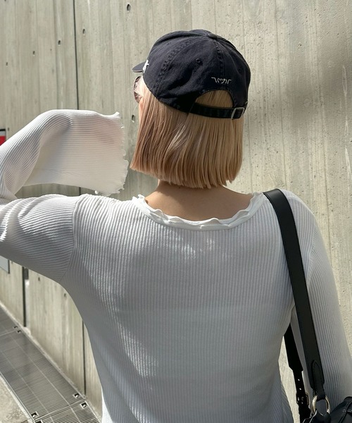 Alley Tokyo(アリートーキョー)の「ふりふりいっぱいリブカーデ(カーディガン/ボレロ・レディース・オフホワイト/レッド・FREE)」の4枚目の写真