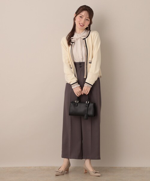 couture brooch(クチュールブローチ)の「【高見え・通勤・大人可愛い】配色総針スカラカーディガン(カーディガン/ボレロ・レディース・ブルー系その他/アイボリー/ブラック・36/38/40/42)」の7枚目の写真