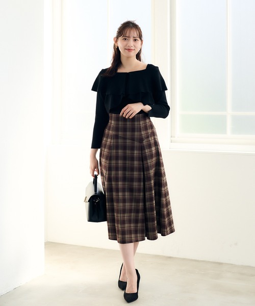 12Twelve Agenda（トゥエルブ　アジェンダ）の「前後2wayフリルオフショル7分袖ニットプルオーバー（ニット/セーター・レディース・ブラック/アイボリー/ピンク・M）」の10枚目の写真
