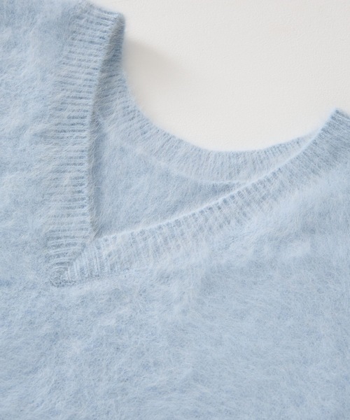 BABYLONE（バビロン）の「FOXカシミヤ2WAYプルオーバー（ニット/セーター・レディース・ピンク/サックスブルー/オフホワイト/チャコール・フリー）」の5枚目の写真