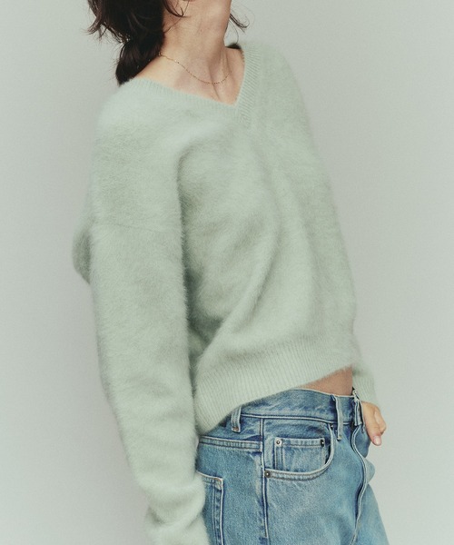 BABYLONE（バビロン）の「2WAYFOXカシミヤプルオーバー（ニット/セーター・レディース・ピンク/サックスブルー/オフホワイト/チャコール/グレー/ライトグリーン/ベージュ/ダークブラウン・フリー）」の9枚目の写真