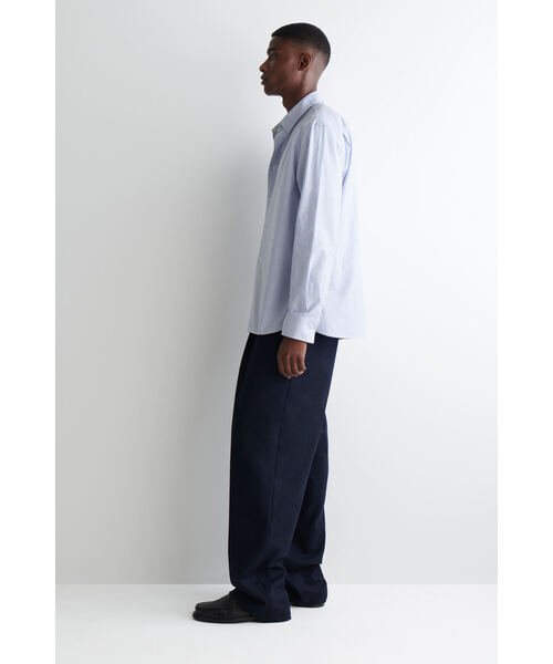 COS（コス）の「コットンオックスフォードシャツ（シャツ/ブラウス・メンズ・ホワイト/ホワイト×ブルー・S/XL/L/M）」の5枚目の写真