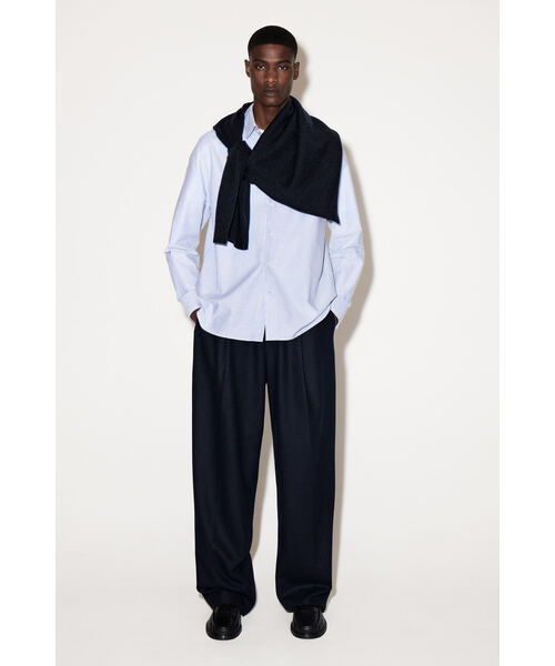 COS（コス）の「コットンオックスフォードシャツ（シャツ/ブラウス・メンズ・ホワイト/ホワイト×ブルー・S/XL/L/M）」の7枚目の写真