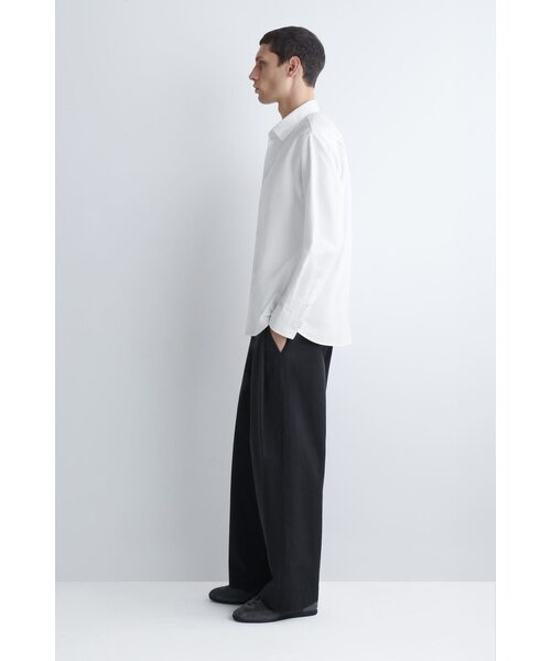 COS（コス）の「コットンオックスフォードシャツ（シャツ/ブラウス・メンズ・ホワイト/ホワイト×ブルー・S/XL/L/M）」の11枚目の写真