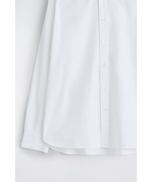 COS（コス）の「コットンオックスフォードシャツ（シャツ/ブラウス・メンズ・ホワイト/ホワイト×ブルー・S/XL/L/M）」の16枚目の写真