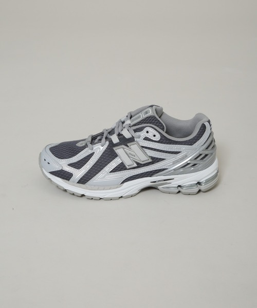 NEW BALANCE(ニューバランス)の「new balance/1906R(スニーカー・レディース・グレー・23/24/25)」の2枚目の写真