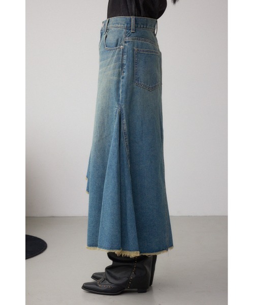 AZUL by moussy（アズールバイマウジー）の「AZUL DENIM イレヘムデニムスカート（デニムスカート・レディース・ブルー/ライトブラック・MEDIUM/SMALL）」の7枚目の写真