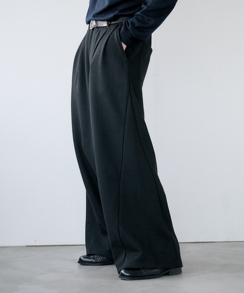 Adoon plain(アドーンプレーン)の「2-Tuck Wide Curve Sweat Pants / 2タックワイドカーブスウェットパンツ(その他パンツ・メンズ・ライトグレー/ブラック・SMALL/MEDIUM/LARGE)」の5枚目の写真