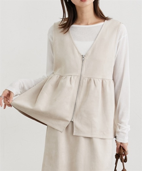 nissen(ニッセン)の「フェイクスエードペプラムベスト【セットアップ対応】(ベスト・レディース・ブラウン/グレー/ブラック/アイボリー・M/L/LL)」の2枚目の写真