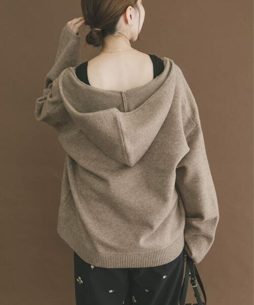 ITEMS URBANRESEARCH(アイテムズ アーバンリサーチ)の「スキッパーフードニット(ニット/セーター・レディース・ベージュ/ブルー/チャコールグレー・FREE)」の11枚目の写真