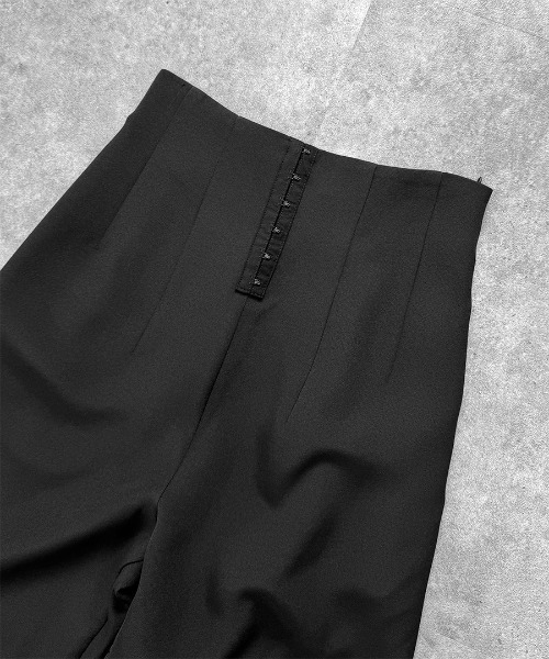 LVEU.(ラブユ.)の「【LVEU.】ハイウエストチュールタックパンツ / ボトムス パンツ スラックス チュール ワイドパンツ 切替 タック ストレート モード ブラック フリーサイズ(その他パンツ・レディース・ブラック・FREE)」の13枚目の写真
