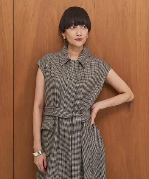 INED(イネド)の「梳毛接結リバー ダブルフェイス2WAYロングジレ(ステンカラーコート・レディース・キャメル/チェック・9号/7号)」の9枚目の写真