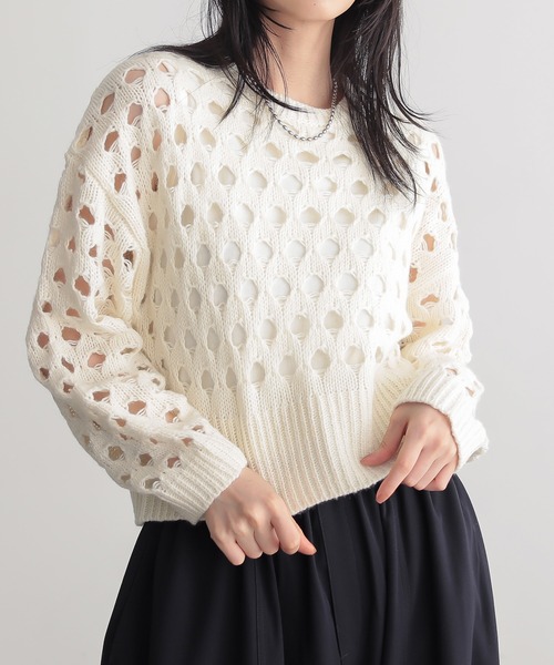 for/c(フォーシー)の「大きめメッシュウール混ニット【サスティナブル】(ニット/セーター・レディース・オフホワイト/チャコール/グレー・L/M)」の2枚目の写真