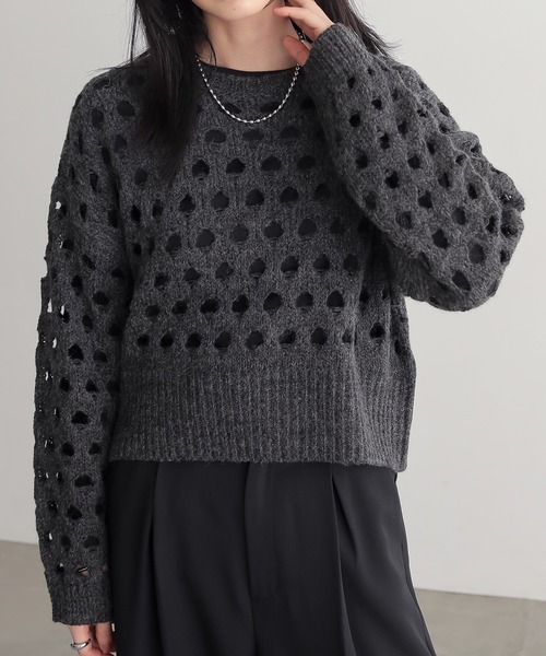 for/c(フォーシー)の「大きめメッシュウール混ニット【サスティナブル】(ニット/セーター・レディース・オフホワイト/チャコール/グレー・L/M)」の3枚目の写真