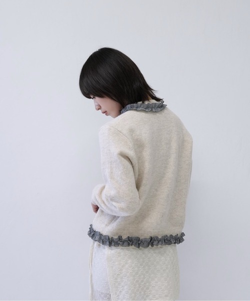 Uenui(ウニュイ)の「【 cunii 】フリル ギンガム チェック リボン ニット カーディガン レディース 長袖 フェミニン 韓国 風 ガーリー トップス(カーディガン/ボレロ・レディース・アイボリー/グレー・FREE)」の8枚目の写真