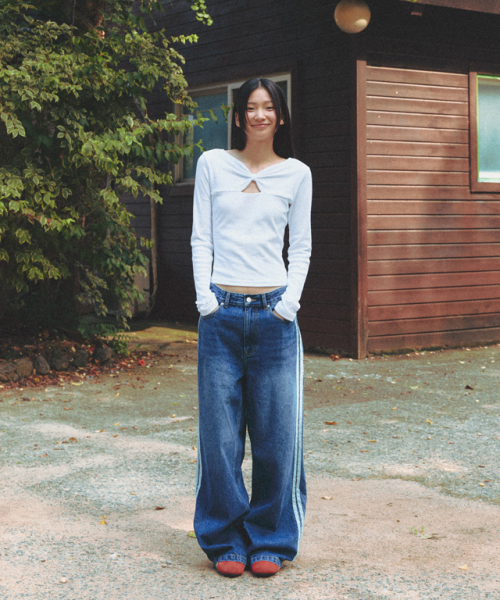 RONRON（ロンロン）の「KNOT RIBBON SLIT LONG SLEEVE WHITE（Tシャツ/カットソー・レディース・その他・FREE）」の3枚目の写真
