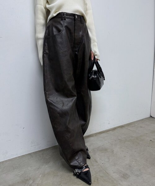 mline（エムライン）の「[mline]レザーカーブパンツ（その他パンツ・レディース・ブラック/ブラウン・1/2）」の5枚目の写真