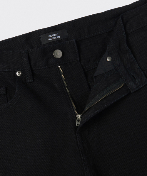 MUSINSA STANDARD（ムシンサスタンダード）の「ストレートデニムパンツ[ブラック]（デニムパンツ・メンズ・その他・40/38/42/36/34/32/30/31/33/26/27/28/29）」の5枚目の写真