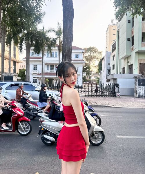 YOUHEE(ユヒ)の「EYELET SLEEVELESS RED(Tシャツ/カットソー・レディース・その他・FREE)」の6枚目の写真
