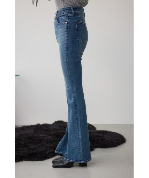 AZUL by moussy(アズールバイマウジー)の「【WEB限定】AZUL DENIM センターステッチスリットフレアデニム(デニムパンツ・レディース・ライトブラック/ブルー/ワンウォッシュ・LARGE/SMALL/MEDIUM)」の15枚目の写真