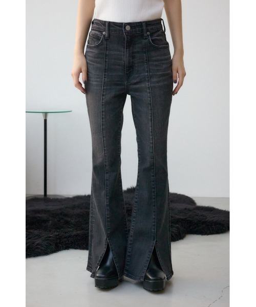 AZUL by moussy(アズールバイマウジー)の「【WEB限定】AZUL DENIM センターステッチスリットフレアデニム(デニムパンツ・レディース・ライトブラック/ブルー/ワンウォッシュ・LARGE/SMALL/MEDIUM)」の4枚目の写真