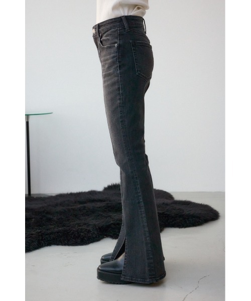 AZUL by moussy(アズールバイマウジー)の「【WEB限定】AZUL DENIM センターステッチスリットフレアデニム(デニムパンツ・レディース・ライトブラック/ブルー/ワンウォッシュ・LARGE/SMALL/MEDIUM)」の5枚目の写真