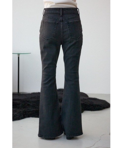 AZUL by moussy(アズールバイマウジー)の「【WEB限定】AZUL DENIM センターステッチスリットフレアデニム(デニムパンツ・レディース・ライトブラック/ブルー/ワンウォッシュ・LARGE/SMALL/MEDIUM)」の6枚目の写真