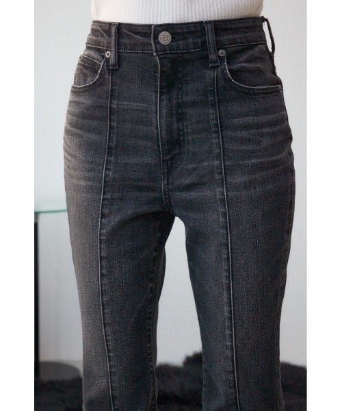AZUL by moussy(アズールバイマウジー)の「【WEB限定】AZUL DENIM センターステッチスリットフレアデニム(デニムパンツ・レディース・ライトブラック/ブルー/ワンウォッシュ・LARGE/SMALL/MEDIUM)」の7枚目の写真
