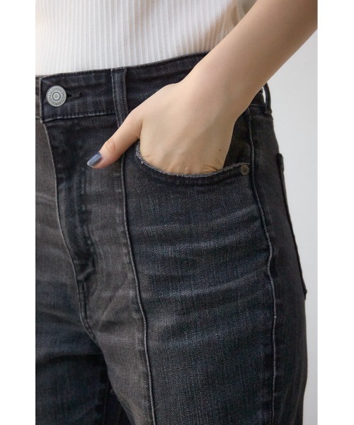 AZUL by moussy(アズールバイマウジー)の「【WEB限定】AZUL DENIM センターステッチスリットフレアデニム(デニムパンツ・レディース・ライトブラック/ブルー/ワンウォッシュ・LARGE/SMALL/MEDIUM)」の9枚目の写真