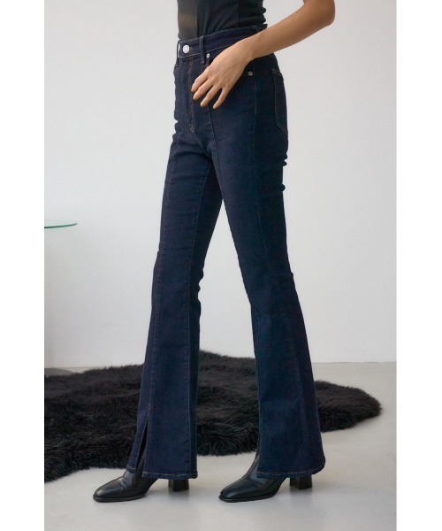 AZUL by moussy(アズールバイマウジー)の「【WEB限定】AZUL DENIM センターステッチスリットフレアデニム(デニムパンツ・レディース・ライトブラック/ブルー/ワンウォッシュ・LARGE/SMALL/MEDIUM)」の21枚目の写真