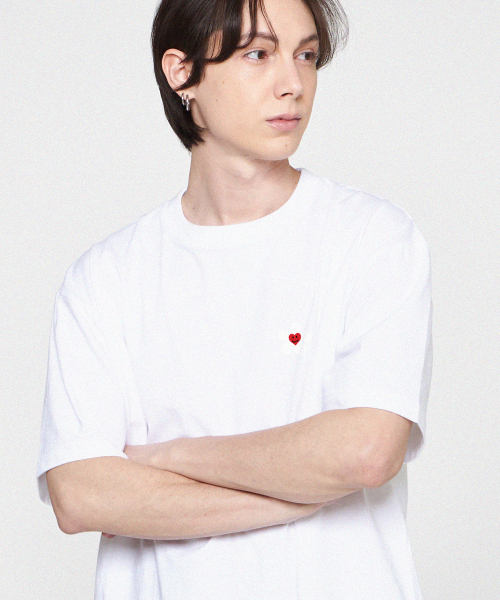 GRAVER（グレーバー）の「[ユニセックス]スモールフラワーハート半袖Tシャツ_ホワイト（Tシャツ/カットソー・レディース・ホワイト・SMALL/MEDIUM/LARGE/X-LARGE）」の2枚目の写真