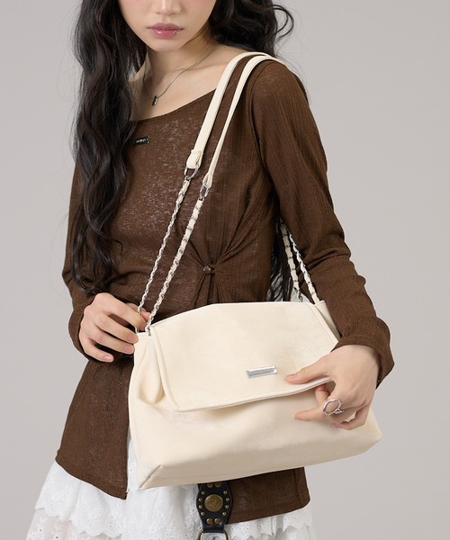 apres jour mignon（アプレジュールミニョン）の「【apresjour mignon×ARIAZ】スエード風ハンドバッグ（ハンドバッグ・レディース・オフホワイト/ブラック/ダークブラウン・ONESIZE）」の14枚目の写真